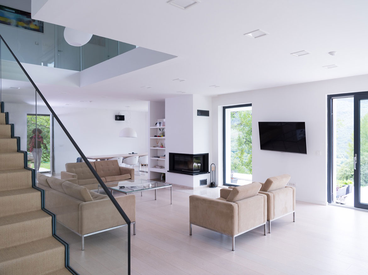 Ample apartment at last floor